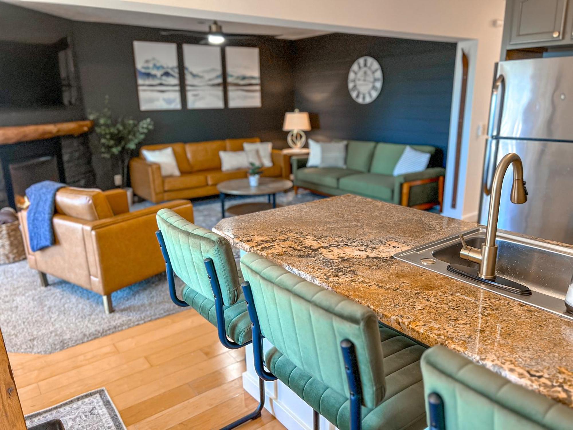 Remodeled Summit Condo At Snowshoe - Modern & Cozy ภายนอก รูปภาพ
