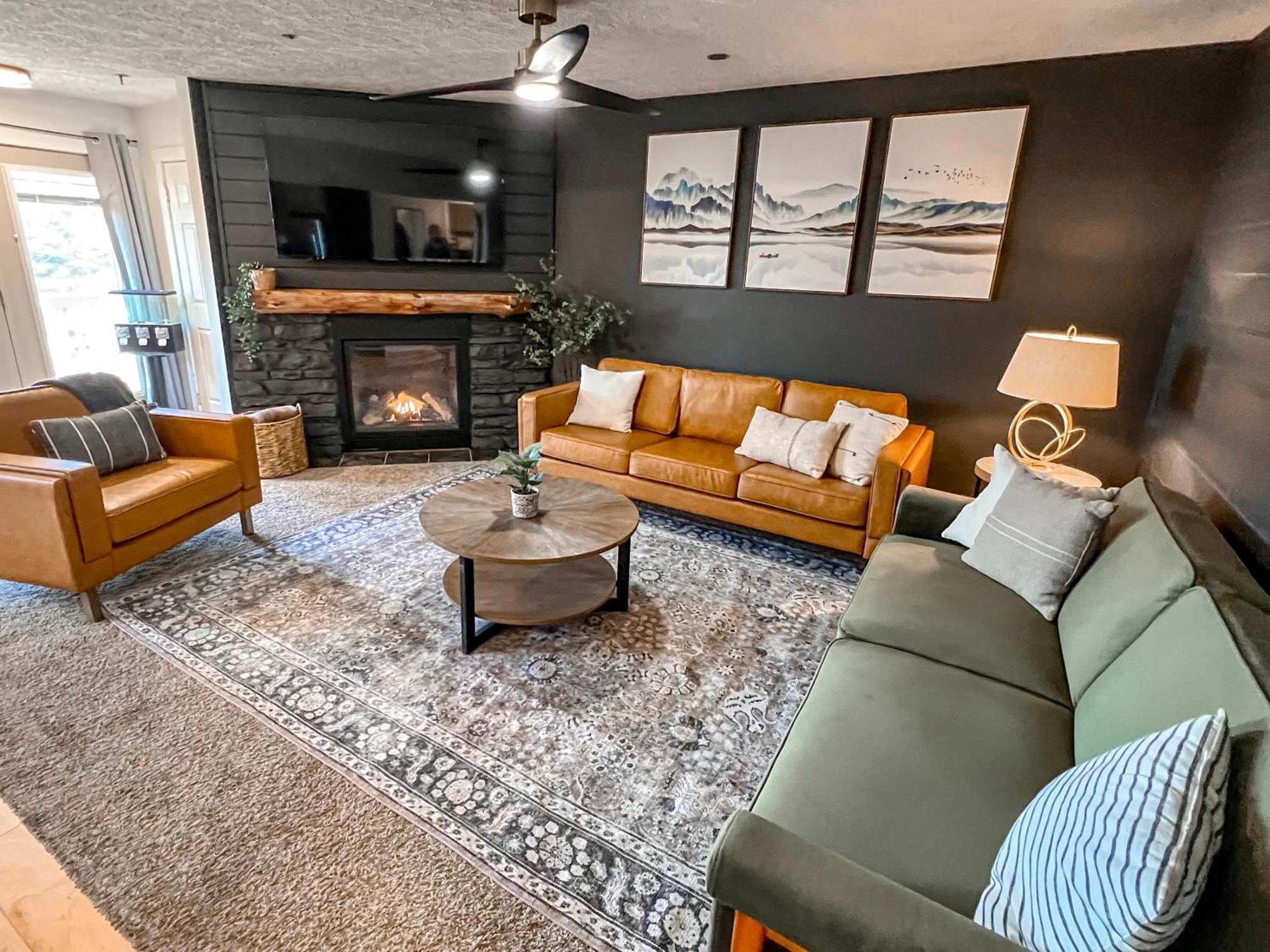 Remodeled Summit Condo At Snowshoe - Modern & Cozy ภายนอก รูปภาพ